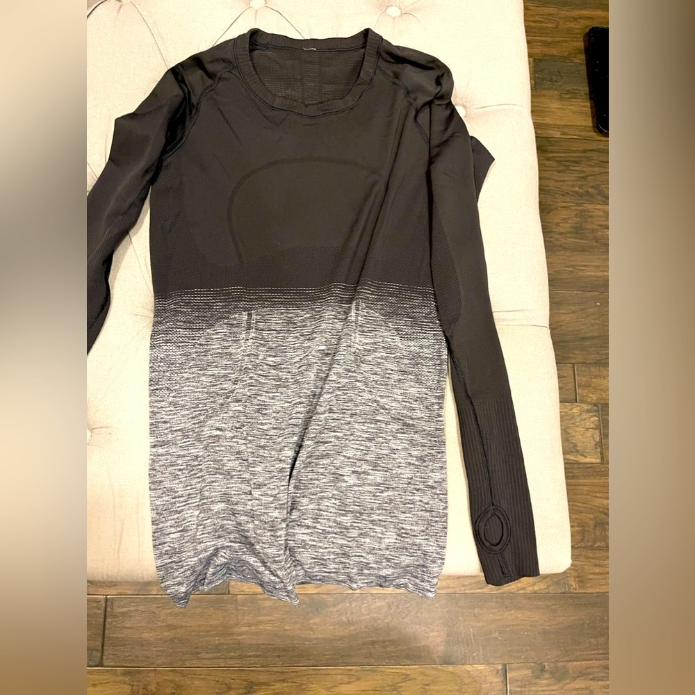 Lululemon Swift running shirt size 8